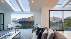Tonic Lodge- Hot Tub- BBQ- Free Parking- AC, Queenstown